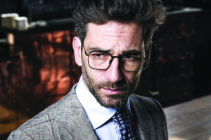 Plus qu’un style de montures, c’est un art de vivre que prône la marque Brett. Entre élégance et virilité, leurs lunettes au style néo-vintage proposent un véritable voyage temporel dans l’univers du cinéma et de la mécanique des années 1970.