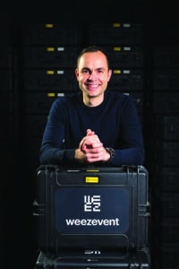 Réussite exemplaire dans ce que l’on appelait encore il y a quelques années la nouvelle économie, la billetterie en ligne Weezevent est un des leaders européens de la billetterie en ligne. Et comme c’est un Dijonnais, Pierre-Henri Deballon, qui est à sa tête, cela ne pouvait qu’attirer notre attention.