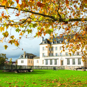 Propriétaire du magnifique Château de Saulon, Thierry Goux rêvait de revenir en Bourgogne. « J’y avais séjourné pendant mes études. L’opportunité s’est présentée en 2017 avec le rachat du château. Je suis heureux d’y célébrer désormais notre art de vivre. » Rencontre.